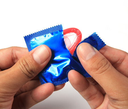 Как правильно открыть презерватив